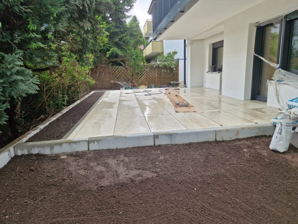 Vorher: Terrasse ohne Umgebung