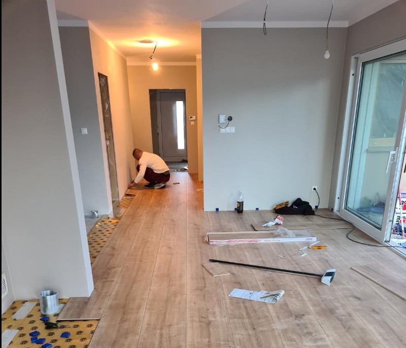 Verlegung von Laminat im Innenbereich durch Yulian Bau